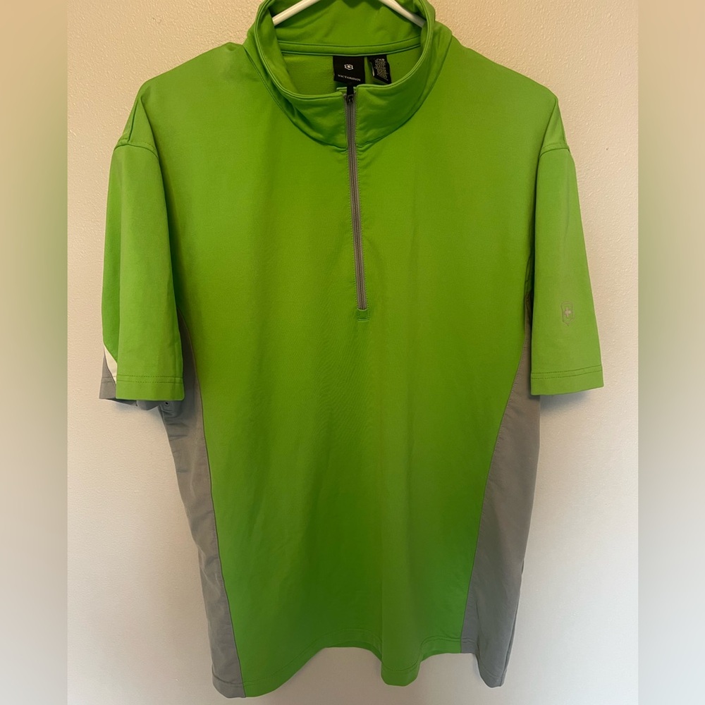 Men’s Green Victorinox XL Short Sleeve Quarter Zip Shirt